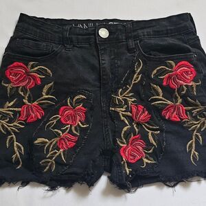 Vanilla Star Women's Floral Embroidered Denim Shorts Size 7